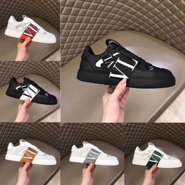 Luxe merk vrijetijdsschoenen sport hardloopschoenen mode lederen patchwork laag uitgesneden sportschoenen track platform platform wiggen ronde neus platte herenschoenen met veters.