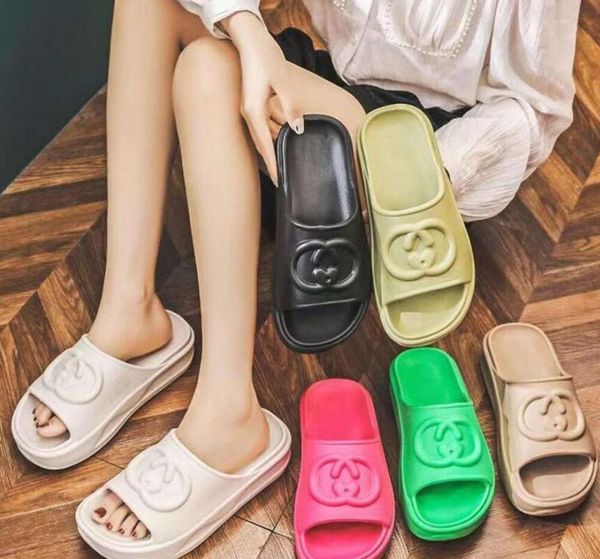 Marca de lujo Hombres Diapositivas Zapatos Zapatillas Sandalias de verano Diapositiva de playa Diseñador Plano G Patrón de cuadrícula Imprimir Avatar Chanclas Zapatillas de deporte Tamaño 39-46 Diseñador Sandal3556