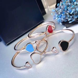 Marque de luxe Mère de Pearl Bangle Bracelet pour femmes Jade Red Marrow Love Heart Designer 18K Gold Hearts Bracelets Bijoux Cadeau