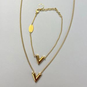 Marque de luxe collier pendentif créateur de mode bijoux homme cjeweler lettre plaqué or chaîne en argent pour hommes femme tendance tiktok ont des colliers bijoux en gros