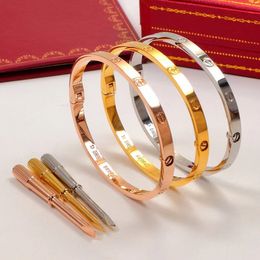 Luxe gloednieuwe armband Classic Designer Bracelet Fashionable Couple armband hoogwaardige damesjuwelen