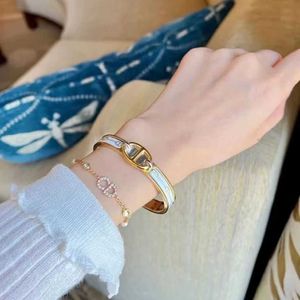 Luxe merk varkensneus designerarmband Varkensneus emaille armband Dik goud gegalvaniseerd 18K roségoud Niet-vervagende armband Eenvoudige en modieuze paararmband