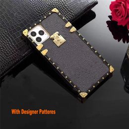 Marca de lujo PU Leather L Big Flower Cases para Apple iPhone 14 Pro Max 14Plus 13 12 mini 11 ProMax XR XS 6S 8 7Plus Grid Flower Fashion Designer White Square Funda de silicona