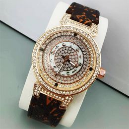 Luxury merk Reloj Brown Strap V Vintage Casual Diamond Dial Cow Leather Bracelet Watch Women Lederen polshorloge klassieke horloges voor vrouwen vrouwen