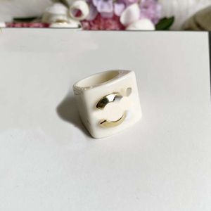 Luxe Merkring Charmant Designer Sieraden Ring Nieuwigheid Vrouwelijke Stijl Paar Cadeauselectie Kwaliteit Valentijnsdag Daten Nooit vervagen JZ0362024