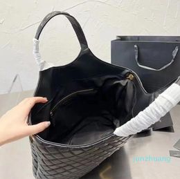 Marca de lujo Bolsos de hombro Diseñadores de bienestar Bolso de mano Bolso de tendencia de moda Icare Maxi Bolso de compras de cuero Bolsos de playa Bolsos multifunción Monedero para mujer 01