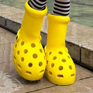 Sneakers de marque de luxe Big Boots Red Astro Boy Boot Cartoon Into Real Life Fashion Mens Femmes Rain Boots Plateforme en caoutchouc de fond épais 17YZK