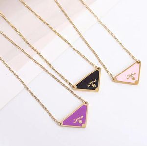 Marca de lujo Colgantes triangulares Collar Collares de diseñador Mujer Pareja de acero inoxidable Cadena de oro Colgante de joyería en el cuello Regalo para accesorios de novia