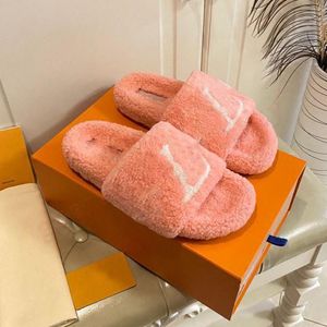 Luxe merk vrouwen designer slippers slippers pluizige slijbanen vrouw loafers schoenen warme letters fuzzy plat comfort muilezel wol roze groene wolk witte zwart harige sandalen schuifregelaar