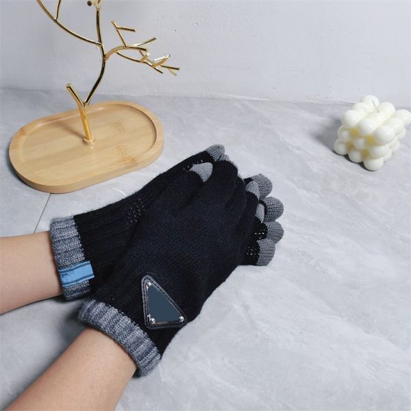 Mujeres de la marca de lujo Guantes de punto de punto Hombres de lana Mittens de dedos a prueba de viento de invierno Velvet Inner Riding Inter