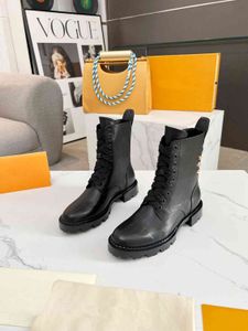 Bottes de chevalier de marque de luxe pour femmes, chaussures d'hiver à lacets et talons carrés, taille 35-41
