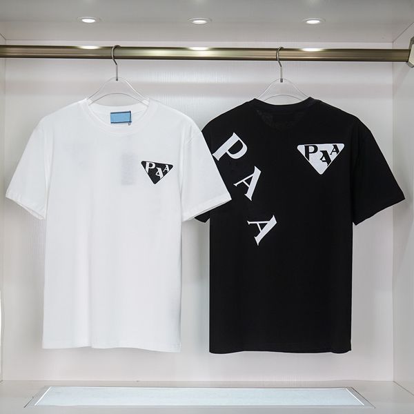 Marques de luxe Version avancée T-shirt pour hommes Italie Vêtements à la mode Triangle Lettre Imprimer Couple Mode Été Coton Col rond Hommes Femmes Hauts à manches courtes T-shirt PAA