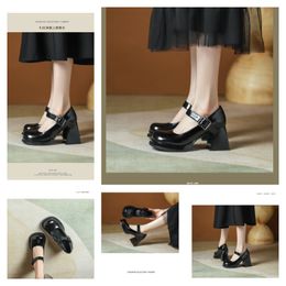 Marques de luxe Chaussures habillées sandales talons hauts talons bas noir en cuir brossé
