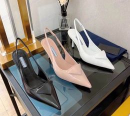 Chaussures habillées Triangle d'été élégant Chaussures de sandales en cuir brossé pour femmes Pumps de luxe Footwear Femmes High Talons Party Mariage