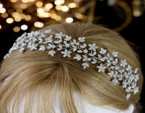 Luxe Bruidskroon Haarband Mode Bruidskrans Bruiloft Hoofddeksels met Zirkonia Haaraccessoires Dames039s Zachte hoofdtooi6371546
