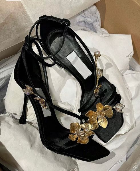 Robe de mariée de luxe femmes Zea sandales chaussures fleurs en métal pompes bout carré dame talons hauts noir satin gladiateur Sandalias EU35-41