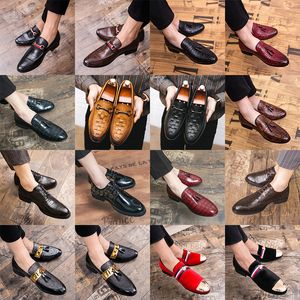 Richelieu de luxe Oxford chaussures bout pointu chaussures en cuir strass sculpté gland paillettes boucle en métal haut de gamme hommes mode formel décontracté chaussures à enfiler multi-taille 38-47