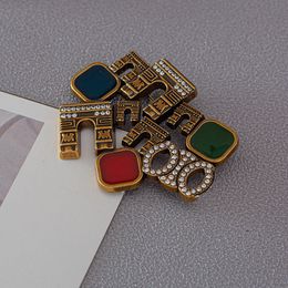 Luxury Brooches Designer Men Womens Brooch Pins Brand Vintage Letter Brooch Pin Suit Jewelry Accessories