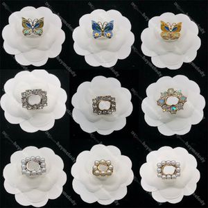 Bagues de luxe en diamant papillon pour femmes, anneau Double lettre en perles, anneaux de fleurs colorés de styliste