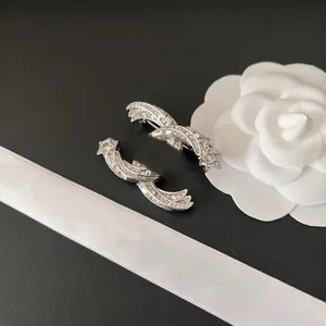 Lujo c Diseñador de la marca Alfileres de letras Broches Mujeres Oro Plata Crysatl Perla Rhinestone Broche Traje Pin Boda Fiesta Joyería broche