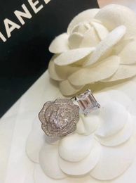 Luxe C marque rose fleur designer bande anneaux femmes filles douce belle diamant brillant cristal cz zircon bague en argent taille ouverte bijoux de fête