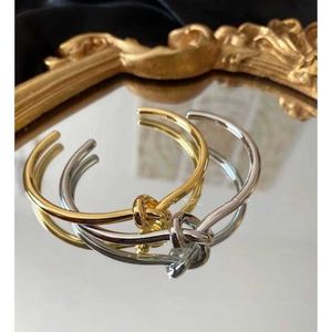 Bracener de nœud réglable en forme de luxe Braceuses de concepteur de bracelets à maillage minimaliste Bracelet rouge Sense de conception unique