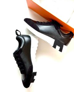 Chaussures décontractées de luxe rebondissantes Chaussures Sneakers techniques en cuir noir en cuir de chèvre de chèvre sport