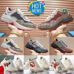 Chaussures décontractées de luxe Chunky Rhyton Cuir Imprimé Love Parade Baskets réfléchissantes Souris Chat Bouche Imprimé Marine Blanc Rose Toile Femmes Hommes Gglies Sports Traine 27WK