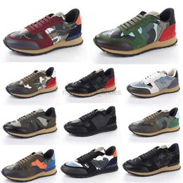 Zapatos casuales de lujo para hombres Rivet de cuero plano de cuero Sk8 Camuflaje de cinco estrellas Rockrunner Walking Shoes Fitness Instructor