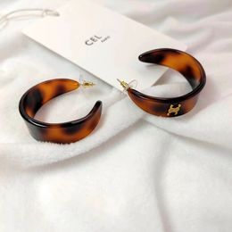 Luxury Celibrand Circle Pendientes de diseñador para mujeres Retro Vintage Tortoiseshell Aretes Oorbellen Brincos tiene Números C Nombre C Parings de aretes de aretes Joya