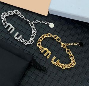 Bracelets de chaîne de luxe Femmes hommes à la mode de créateurs de créateurs lettres en acier inoxydable Bracelet 18k Gold plaqué argent bracele