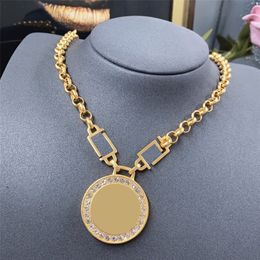 Chaîne de luxe pendentif colliers tête de beauté collier rond femmes pendentifs ronds avec boîte