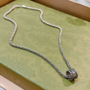 chaînes de luxe colliers collier de créateur pour les femmes plaque d'argent rétro vintage lettre anneau ancre pendentif collier femmes chaîne fine designer bijoux cadeau avec boîte