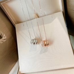 Luxe charme damessieraden zilveren ketting prachtige dubbellaagse slangvormige diamanten inlegontwerp mode nobele ontwerper elegante en eenvoudige damehanger
