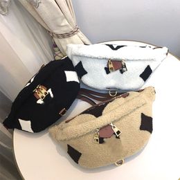 Luxe borstpakket ontwerper Duffel Bag Classic Outdoor pluche uiterlijk Wallet 44812 Women Fanny Packs Chests Bags Purse Handtas