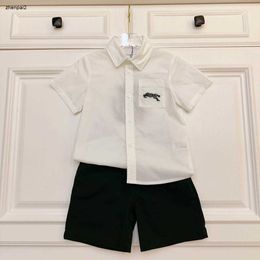 Luxury Child Two Piece Set Summer Baby Tracksuit Taille 110-160 cm CHEPTERS CHANSEMENTS CHEMPS BROIDED KNIGHT BARCH et Short 24MA