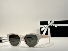 Gafas de sol de diseñador de diseño de ojo de gato de lujo para mujer, gafas de sol de moda para mujer con flor de perla, marco de corazón de amor, gafas retro, estuche original de alta calidad