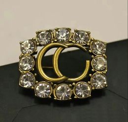 Luxe Klassieke Merk Brief Broche Designer Broches Parel Diamant Voor Vrouwen Charm Huwelijkscadeau Sieraden Accessorie