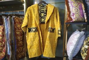 Luxury Classic Cotton Paintes de coton Men des femmes Sleepingwear Kimono Warm Bath Robe Home Wear Unisexe Bathrobes KLW1739 3BB4CQ9L8401147