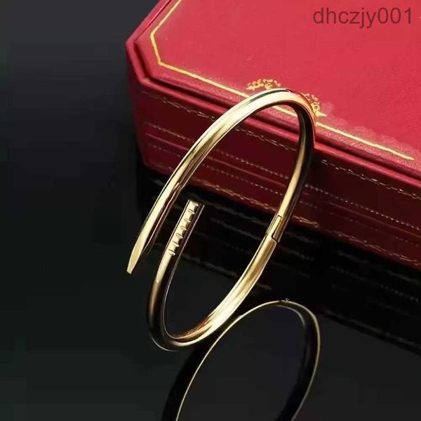 Pulsera de diseño clásico de lujo Moda de uñas Brazalete unisex Brazalete de pareja Joyería de oro Regalo del día de San Valentín 6IV7 0WV8