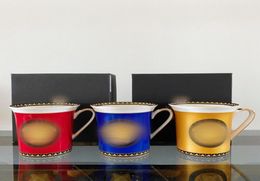 Luxe klassieke handgeschilderde bewegwijzering Mokken Coffee Cup theekop Highquality Bone China met geschenkdoosverpakking voor familievriend House9310747