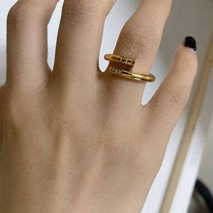 Anillo de uñas clásico de lujo, anillo de amor de diseñador, anillo de puño Unisex a la moda, brazalete de pareja, anillo de oro, joyería, regalo del Día de San Valentín