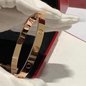 Bracelet de tournevis classique de luxe Bracelet de manchette unisexe de mode en acier inoxydable 316L plaqué bijoux en or 18 carats Bracelet de créateur cadeau de Saint-Valentin taille 15,16