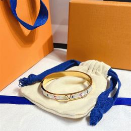 Brazalete de estilo clásico de lujo Joyería preferida Marca Pulsera Configuración de canal Amor verdadero Moda Exquisito Nuevo estilo Elegante Designe2387