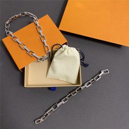 Collier de bracelet de trèfle de luxe Bamboo Bracelets concepteur pour femmes hommes en or bracelet en or ensemble de bijoux avec boîte