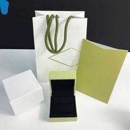 Luxe klaver merkontwerper sieraden doosverpakking oorbellen kettingen armbanden kwaliteit stof zakjes zakken dozen 555