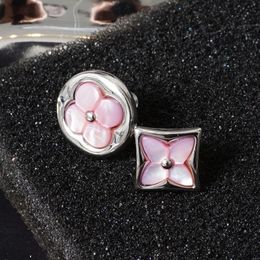 Luxury Clover Designer Pendientes para mujeres Silver Pink Stone Aretes Brincos Números de maestro Día Oorbellen Mammy Earings Pendientes Anillos de oreja