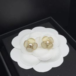 luxe trèfle fleurs designer boucles d'oreilles femmes filles belles lettres de charme élégant doux pétale feuille boucles d'oreilles boucle d'oreille anneaux bijoux