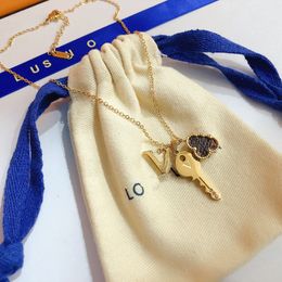 Luxe klaver hanger kettingen mode 18k gouden vergulde ketting populair merk sieraden accessoires voortreffelijke ontwerpgeschenken voor damesfamilie paar