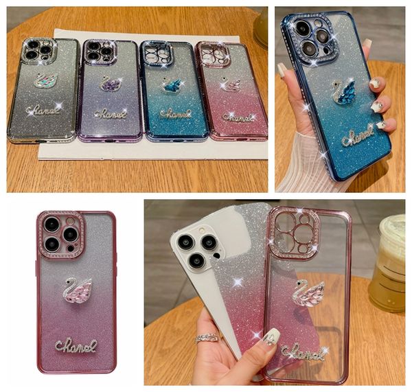 Luxury Crystal 3D Swan Cajones para iPhone 15 Pro Max Plus 14 13 12 11 Samsung S24 Ultra S23 S22 Bling Diamond Rinestono Glitero cromado Cubierta de teléfono TPU suave